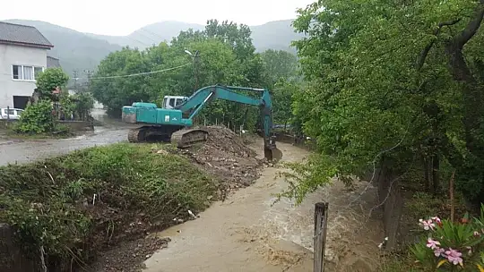 Ekipler sel bölgesine sevk edildi