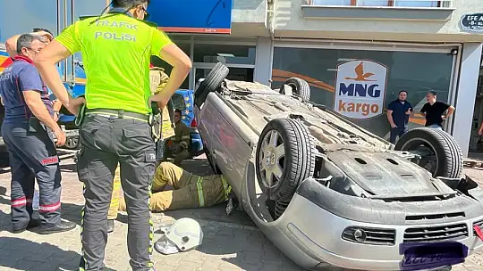 Çarpışan araçlardan biri takla attı