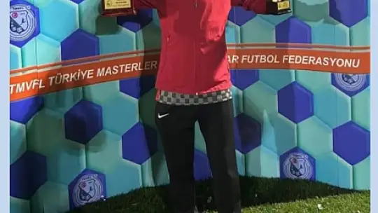 Bartın Masterler kupa ile döndü