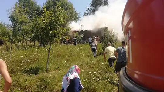 Köyden dumanlar yükseldi
