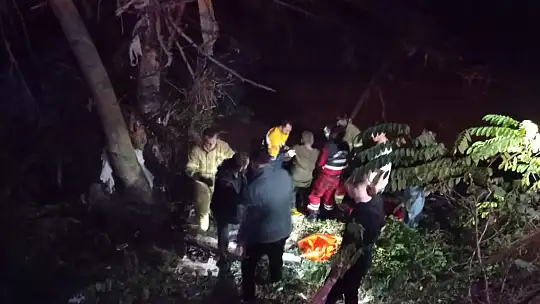 Bartın'da 2 arkadaş ırmağa düştü