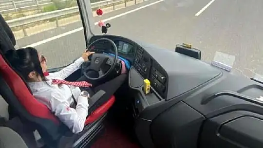 Hosteslikten otobüs kaptanlığına