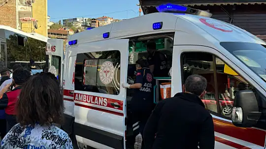 Genç kız Irmağa atladı