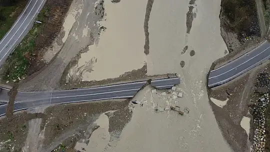 Son dakika, yol ulaşıma kapandı