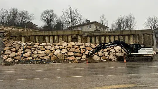 Heyelan yaşanan yol için önlem isteği