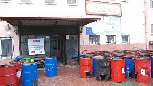 Bartın'dan depremzedelere varil soba