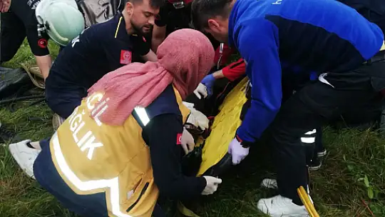 Kontrolden çıkan araç tarlaya uçtu