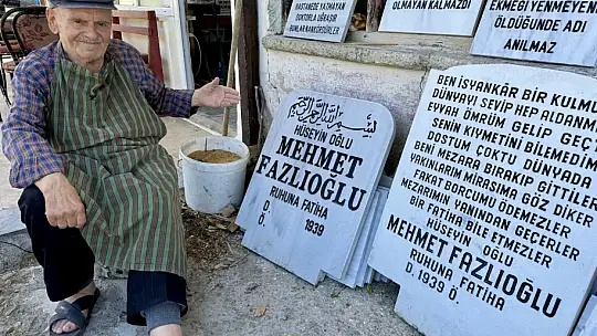 Kendi Mezar taşını hazırladı