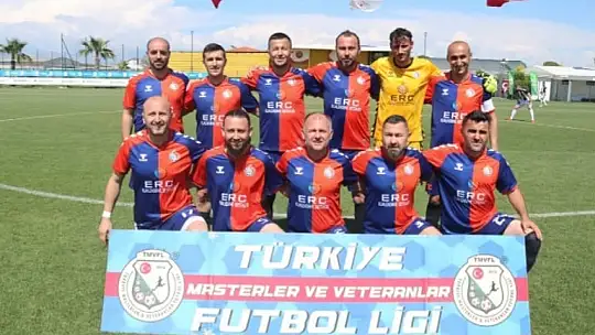 Bartın Masterler kupa ile döndü