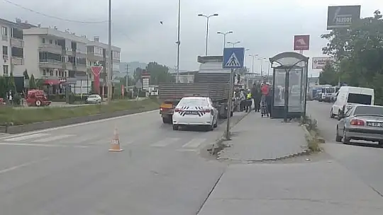 Tırın önünde sürüklendi