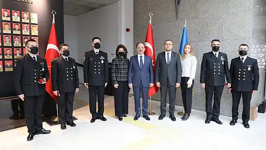Ukrayna'dan kurtarma ekibine madalya