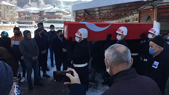 Gözyaşları arasında toprağa verildi