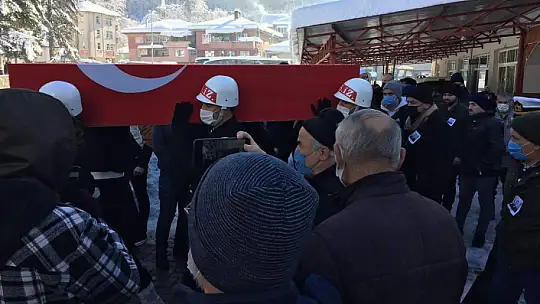 Gözyaşları arasında toprağa verildi