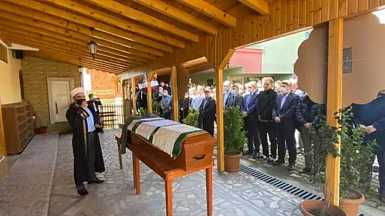 Muhtar son yolculuğuna uğurlandı