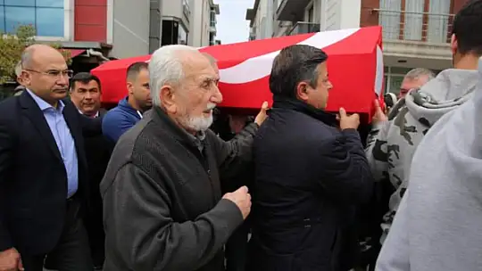 Emekli polis son yolculuğuna uğurlandı