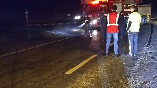 Kavşakta kaza, iki araç çarpıştı