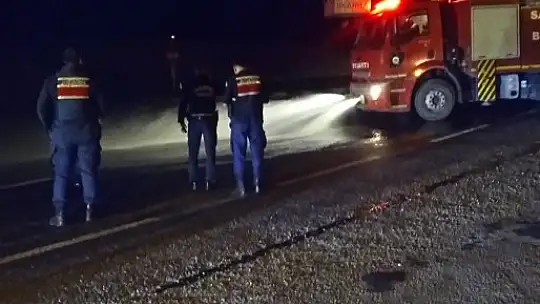 Kavşakta kaza, iki araç çarpıştı