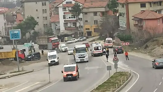 Ambulans kaza yaptı