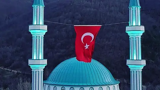 Murat Çelik Minareden dünyaya hizmet