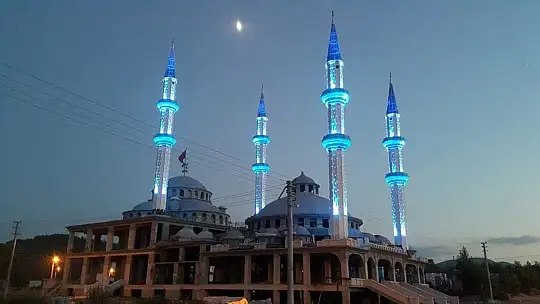Murat Çelik Minareden dünyaya hizmet