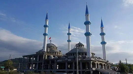 Murat Çelik Minareden dünyaya hizmet