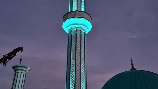 Murat Çelik Minareden dünyaya hizmet