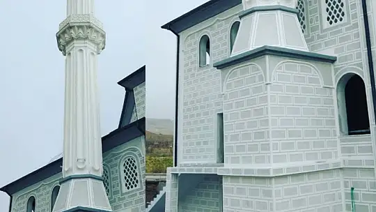 Murat Çelik Minareden dünyaya hizmet