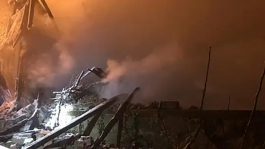 İki katlı ev küle döndü