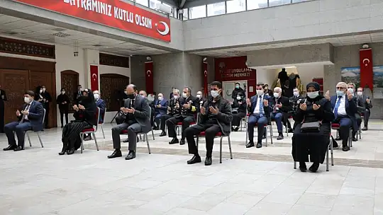 Şehidimizin ailesine övünç madalyası