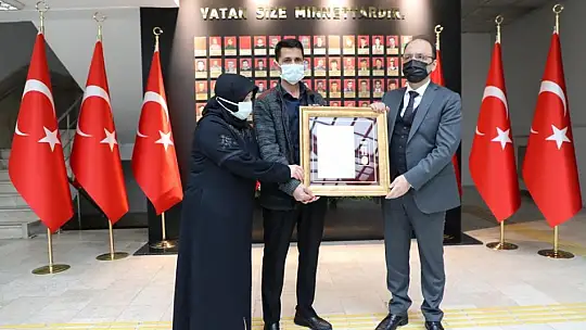 Şehidimizin ailesine övünç madalyası