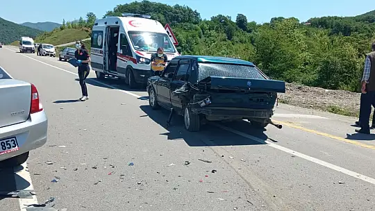 Abdipaşa yolunda zincirleme kaza