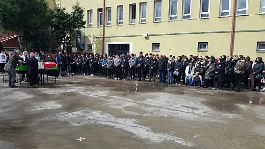 Mesut öğretmene son görev