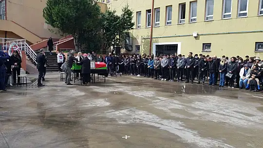 Mesut öğretmene son görev