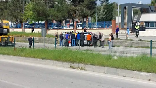 Emniyetin önünde kaza