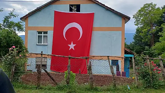 Şehit evinden vefat haberi geldi