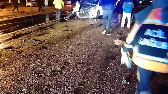Feci kaza, patpat paramparça oldu