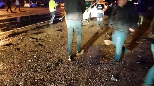 Feci kaza, patpat paramparça oldu