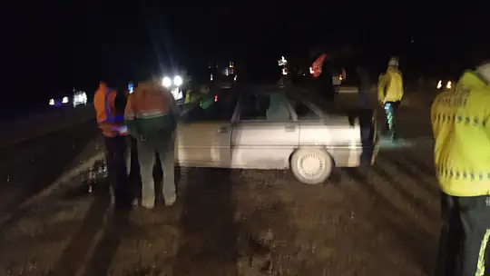 İki otomobil çarpıştı, yaralılar var