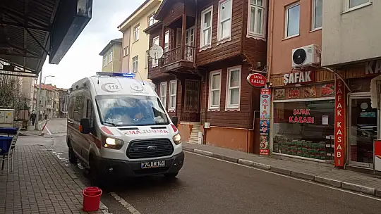 Evinde hareketsiz halde bulundu