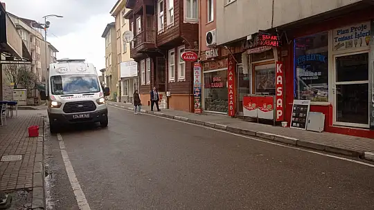 Evinde hareketsiz halde bulundu
