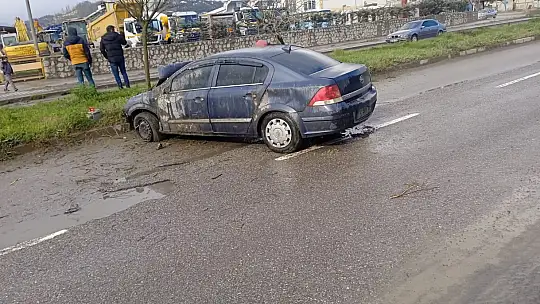 Kontrolden çıkan araç takla attı