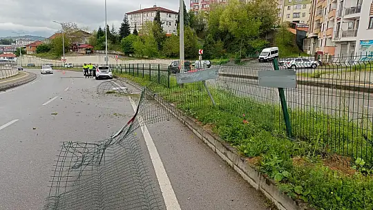 Otomobil karşı şeride geçti