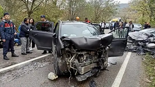 Kafa kafaya çarpışma, 1 ölü 5 yaralı