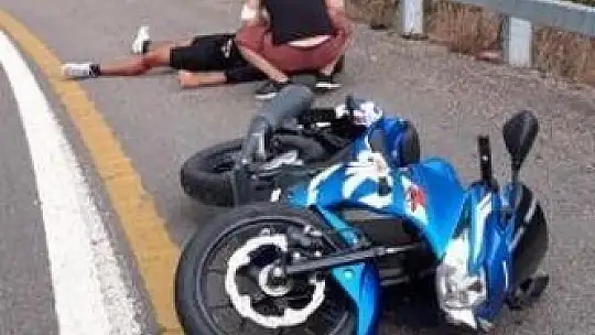 Amasra yolunda motosiklet devrildi