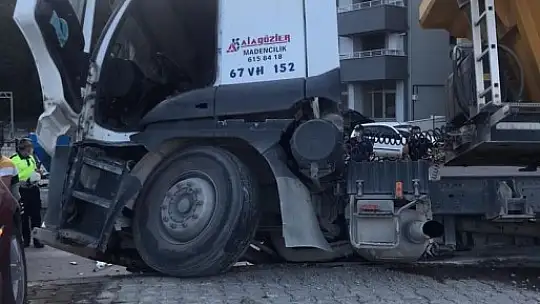 Son dakika, Tır ile otomobil çarpıştı