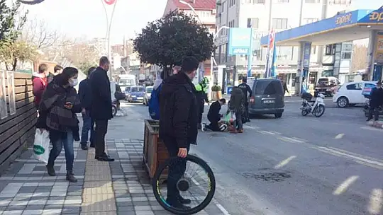 Yere savrulan sürücü yaralandı