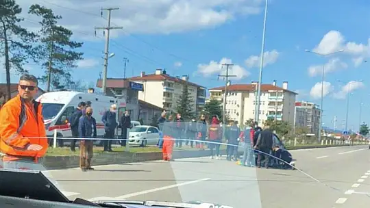 Yolun karşısına geçerken araba çarptı