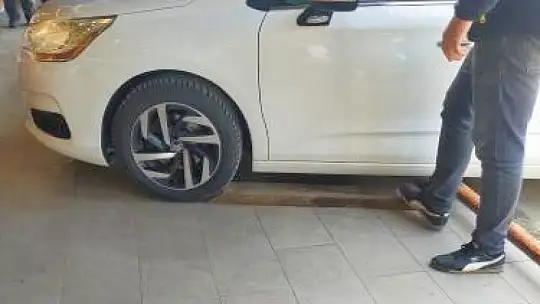 Market önünde talihsiz kaza