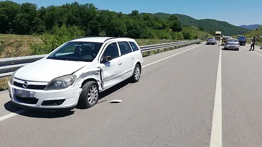 Abdipaşa yolunda zincirleme kaza