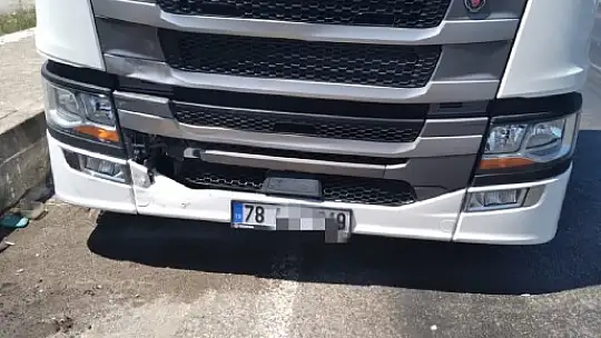 Zincirleme kazada 3 araç çarpıştı